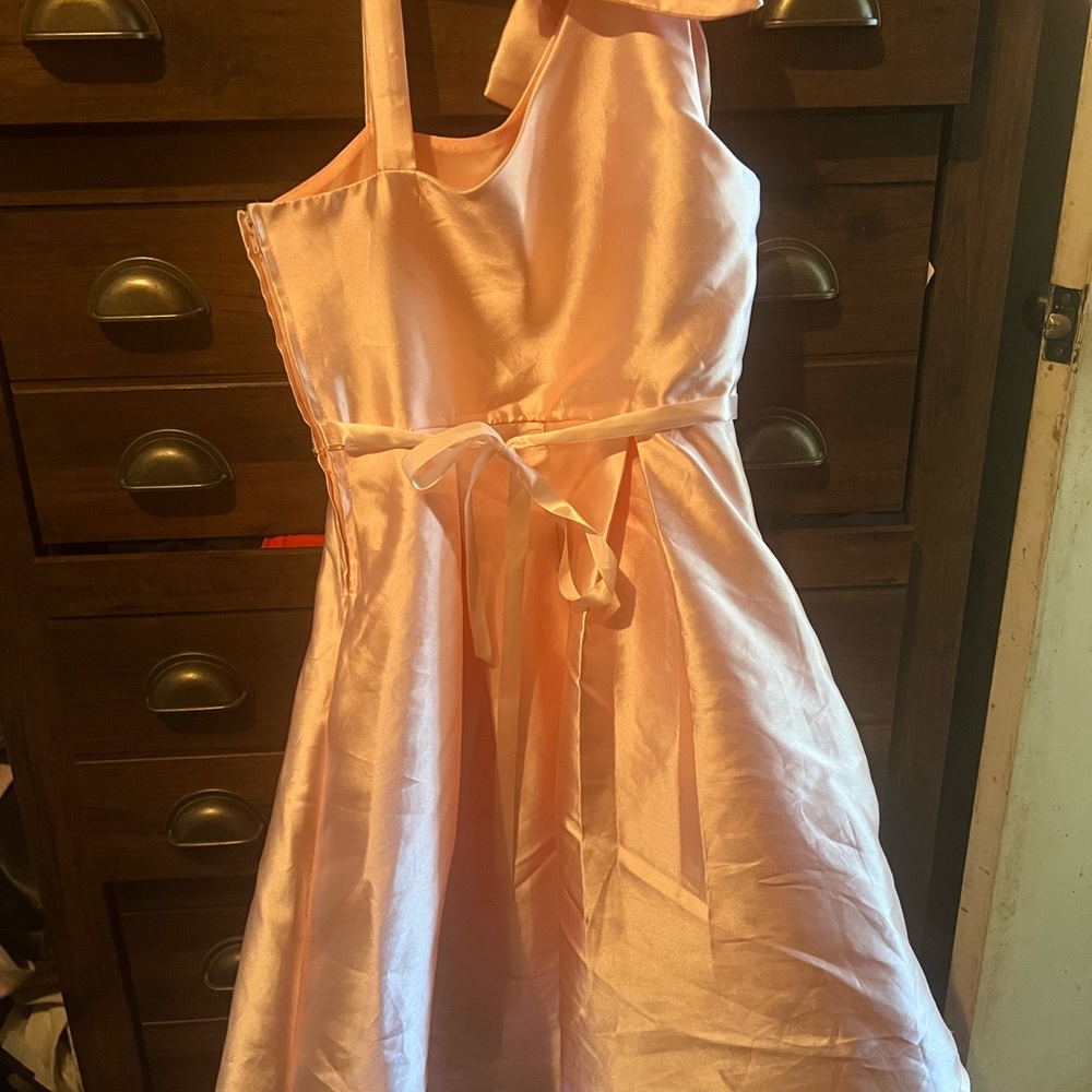Dresses - Picture 2 of 6